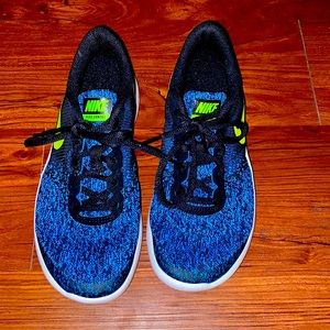 Nike Flex Contact sneakers